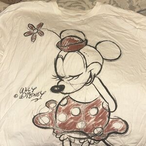 NWT Disney White & Red Minnie Mouse Sketched Graphic Tee